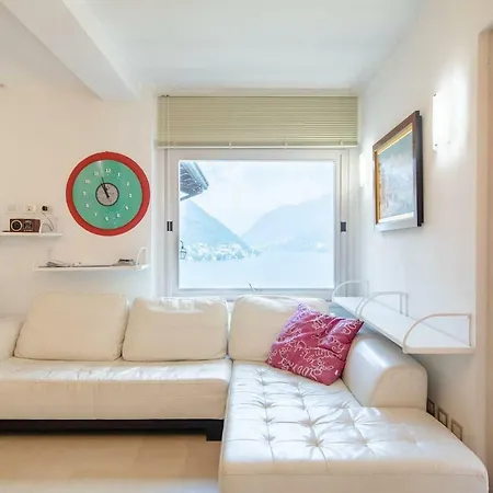 Cozy Flat With Lake View Apartment
